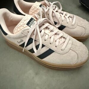 Adidas Gazelle light pink and Black Sneakers